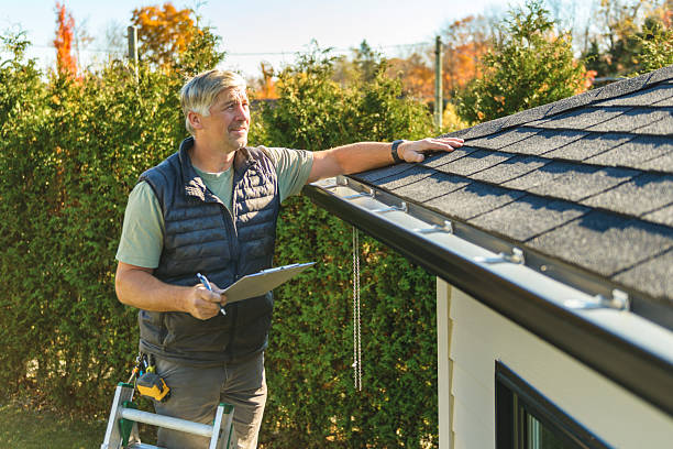 Professional Roofing technician working in Albia, IA